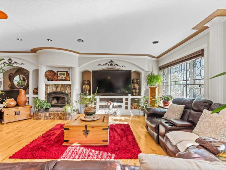 11124 110a Avenue, Edmonton, AB, T5H 1K1 - 8