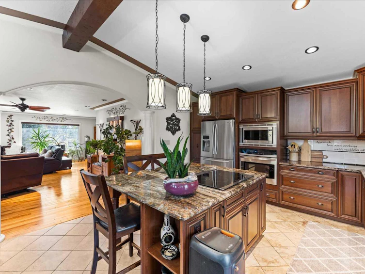 11124 110a Avenue, Edmonton, AB, T5H 1K1