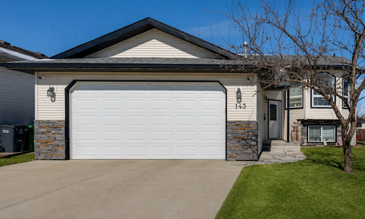 143 Ackerman Crescent