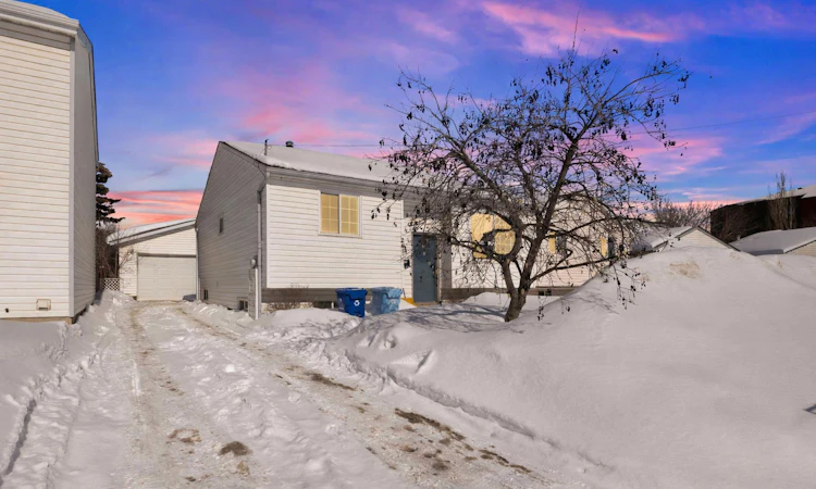 241 Bird Crescent