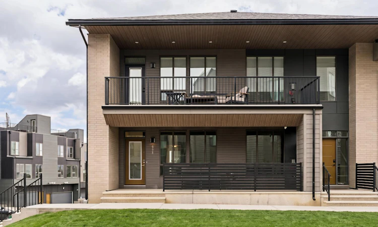 605 Sovereign Common SW
