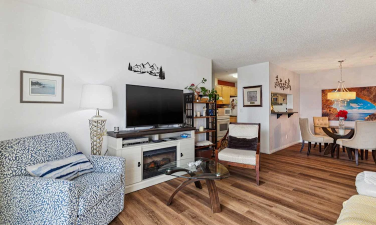 106-2022 Canyon Meadows Drive SE
