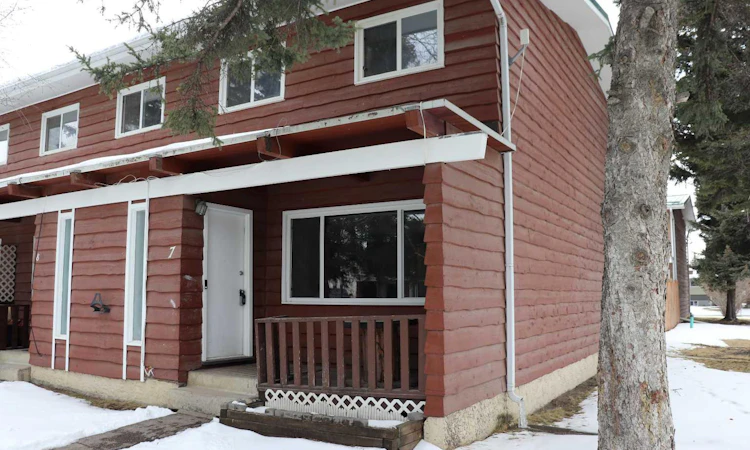 7-113 Hardisty Avenue