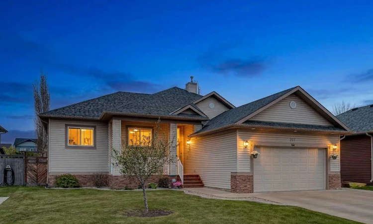 207 Strathmore Lakes Bend