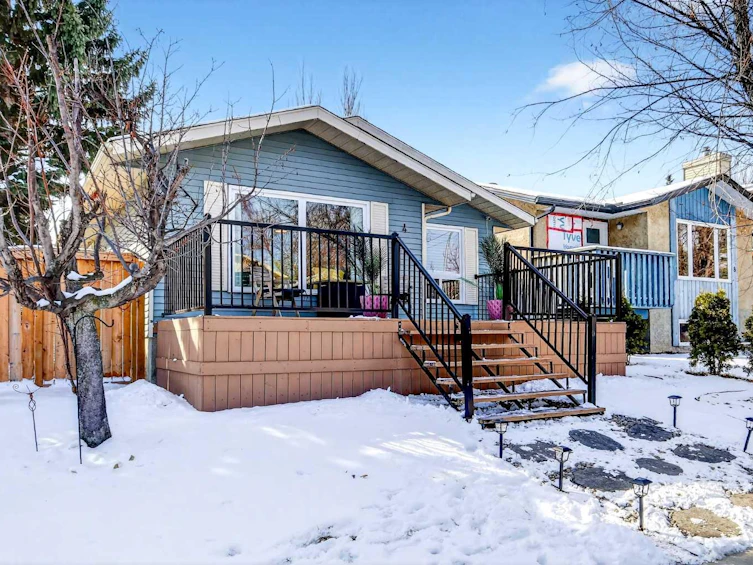 4 Mckinley Road SE, Calgary, AB, T2Z 1T6 - 3