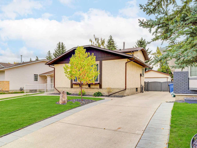 7 Woodmont Rise SW, Calgary, AB, T2W 4L4 - 2