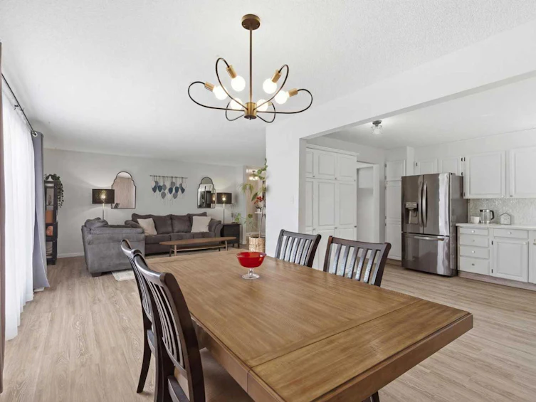 7 Woodmont Rise SW, Calgary, AB, T2W 4L4 - 10