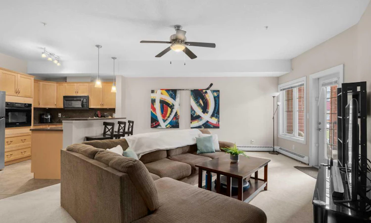 117-60 Royal Oak Plaza NW