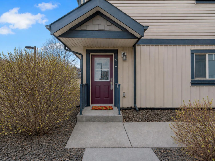 414-121 Copperpond Common SE, Calgary, AB, T2Z 5B6