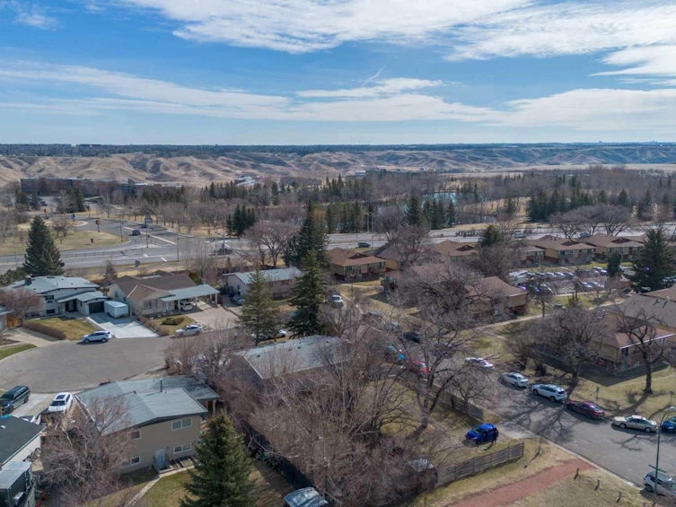 74 Carleton Place W, Lethbridge, AB, T1K 3X6 - 40