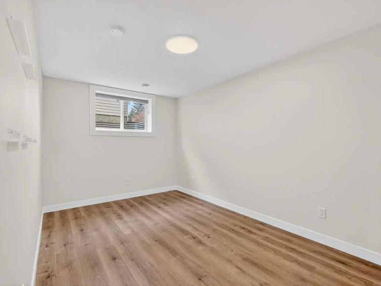 584 Woodhill Place SW, Calgary, AB, T2W 3L5 - 35