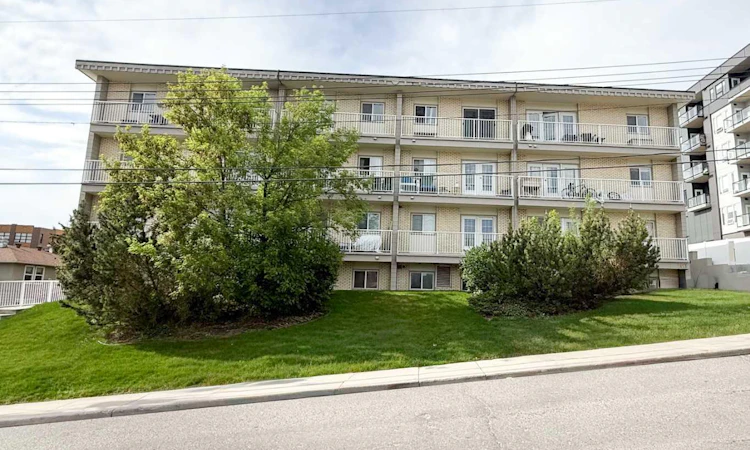 22-1813 25 Avenue SW