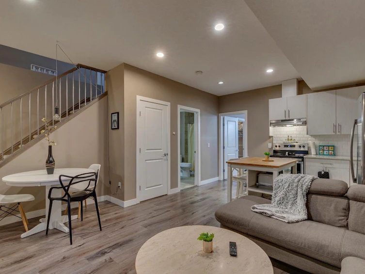 2817 16 Avenue SE, Calgary, AB, T2A 0M7 - 36