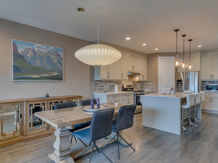 2817 16 Avenue SE, Calgary, AB, T2A 0M7 - 16