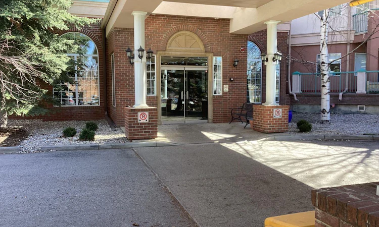 302-200 Lincoln Way SW