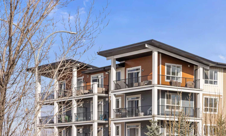 404-10 Walgrove Walk SE