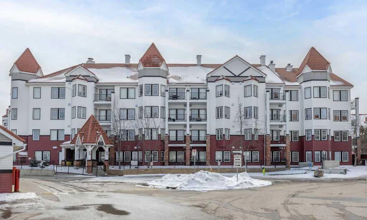 122-60 Royal Oak Plaza NW