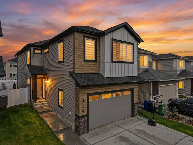 124 Emerald Drive, Red Deer, AB, T4P 3H1