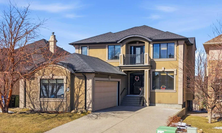 8 Coulee Park SW