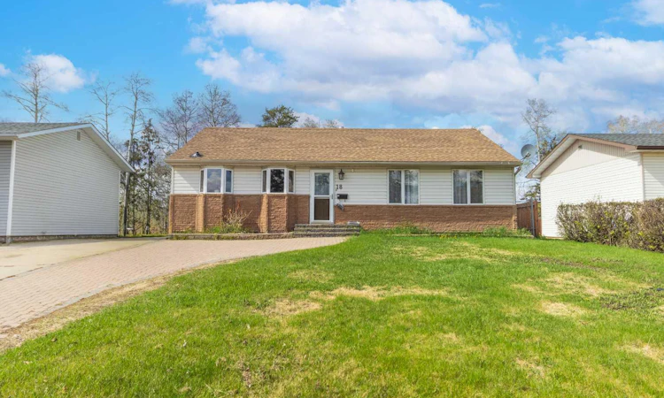 18 Clark Crescent