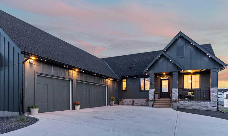 32 Monterra Landing