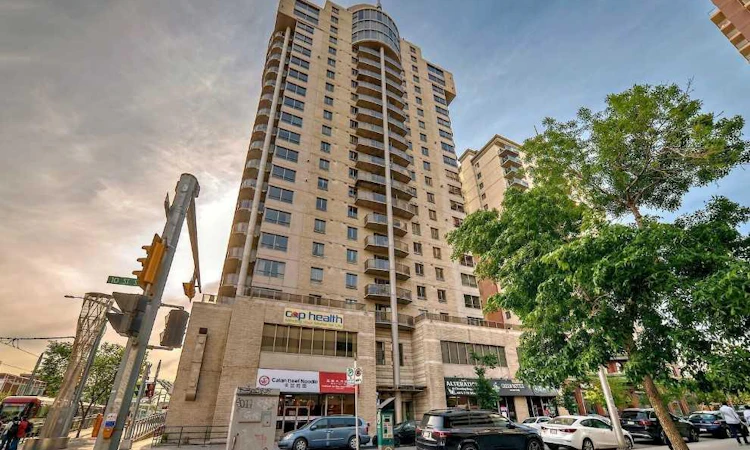703-683 10 Street SW