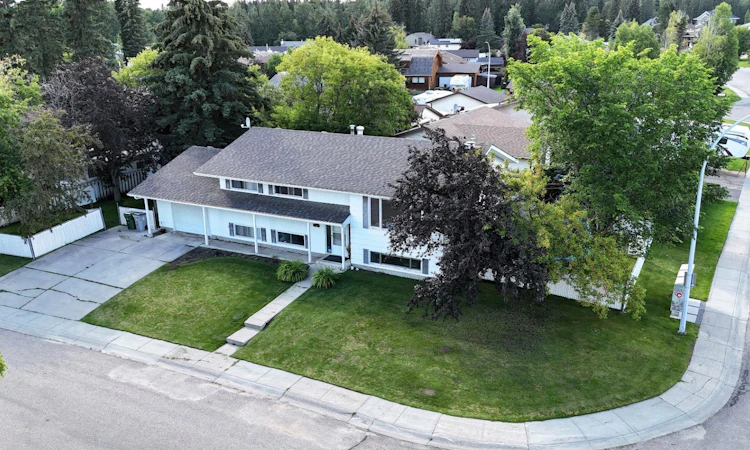 5301 15 Ave
