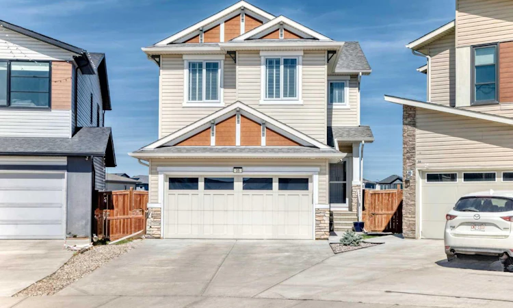 35 Walden Mount SE