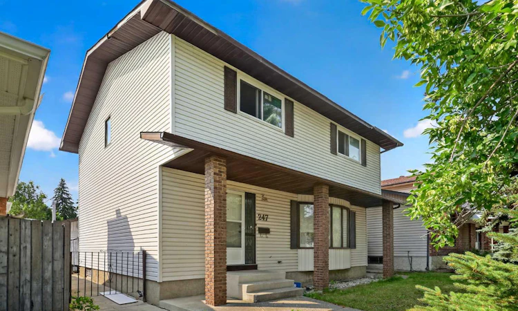 247 Templewood Road NE