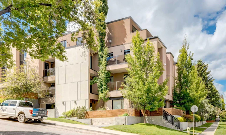 403-2905 16 Street SW