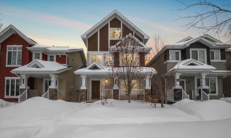240 Comeau Crescent