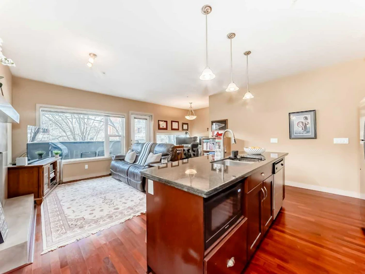 201-1828 14 Street SW, Calgary, AB, T2T 3S9