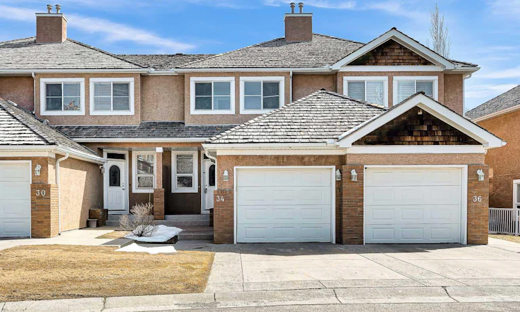 34 Royal Manor NW