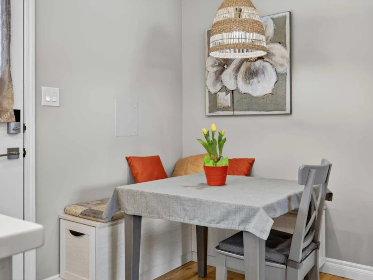 563 Regal Park NE, Calgary, AB, T2E 0S6 - 14