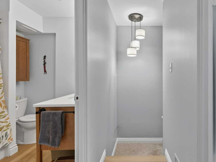 563 Regal Park NE, Calgary, AB, T2E 0S6 - 23