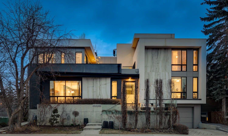 710 Rideau Road SW
