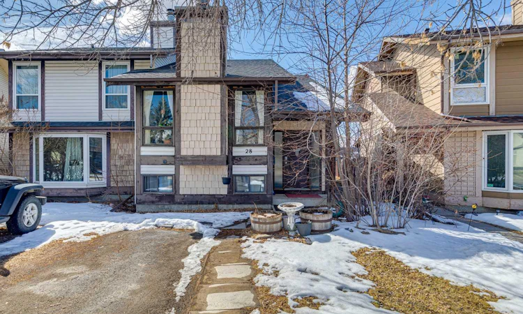 28 Templegreen Bay NE