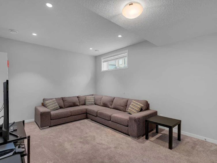 323 Marquis Court SE, Calgary, AB, T3M 1Y1 - 26
