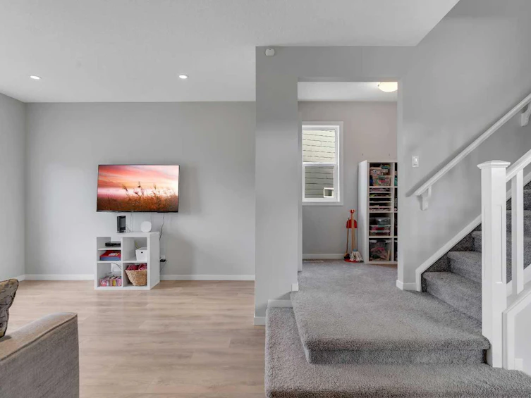 323 Marquis Court SE, Calgary, AB, T3M 1Y1 - 5
