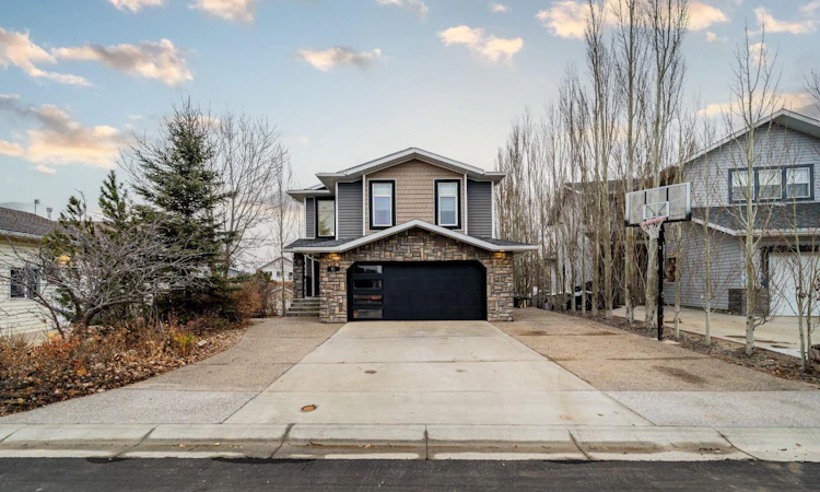 61 White Pelican Way