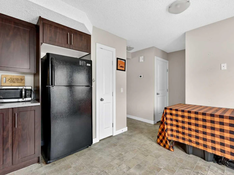 230 Deerpoint Lane SE, Calgary, AB, T2J 6M7 - 8