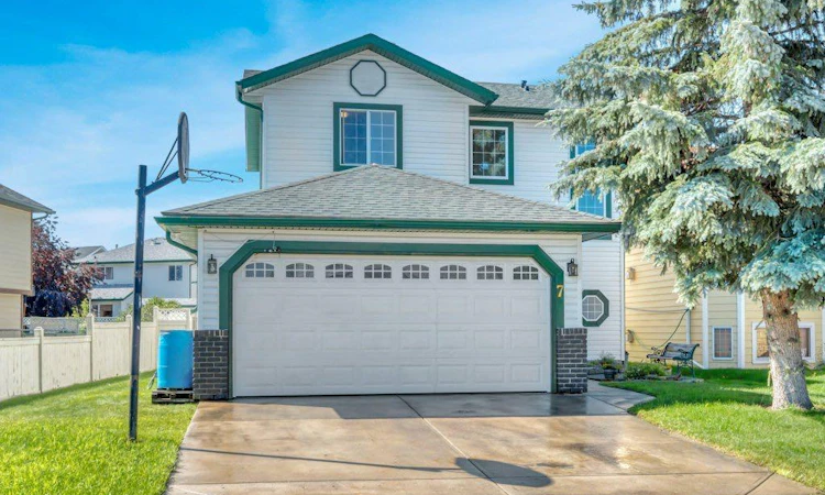 7 Springs Crescent SE