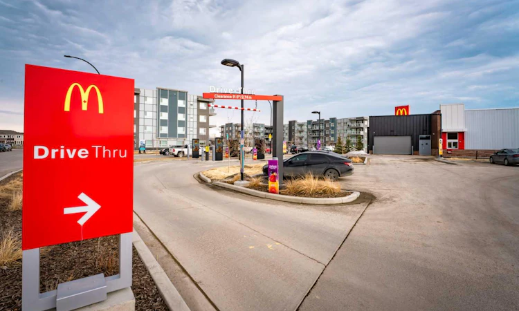 215-40 Carrington Plaza N