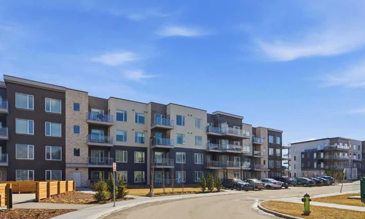 313-700 Shawnee Square SW