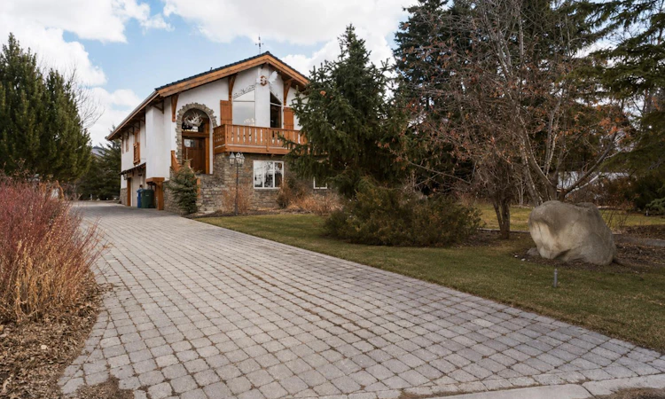 764 East Chestermere Drive