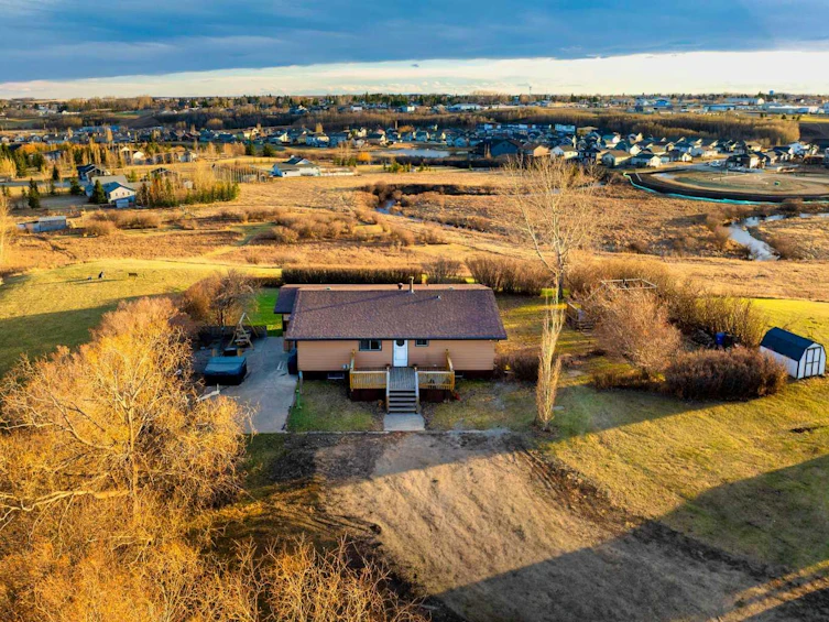 3002 10 Street, Didsbury, AB, T3R 0T2 - 2