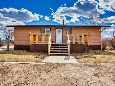 3002 10 Street - 3
