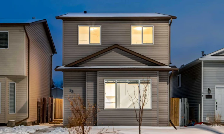 33 Martindale Court NE
