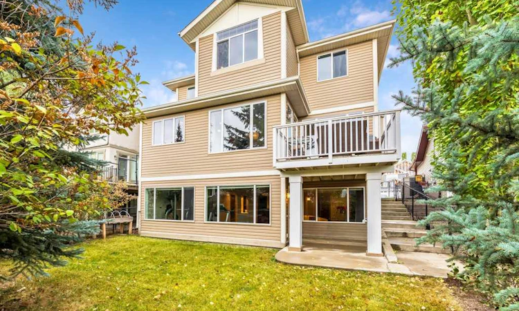 40 Cougar Ridge Heights SW