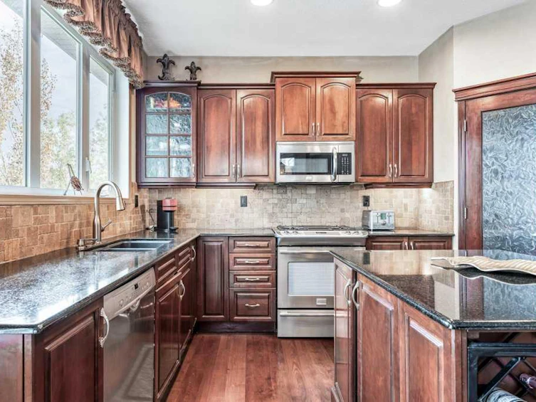 40 Cougar Ridge Heights SW, Calgary, AB, T3H 4X5 - 17